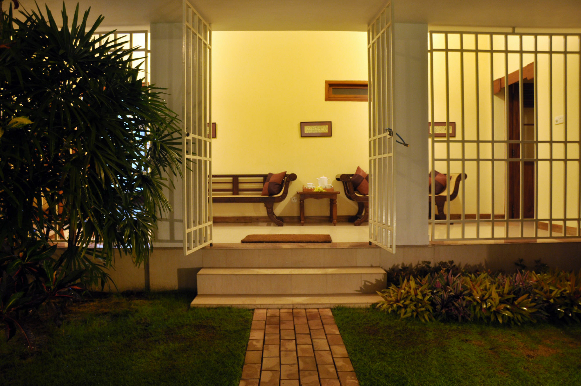 Serene Villa Ratnapura Exterior photo